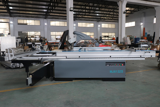 30mm Main Saw Bore Diameter SCM Sliding Table Saw for Customized Voltage Woodworking
