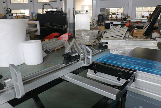 30mm Main Saw Bore Diameter SCM Sliding Table Saw for Customized Voltage Woodworking